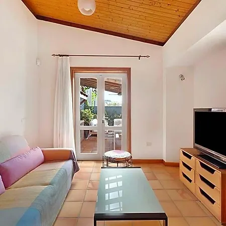 La Calabacera Casa Amarilla